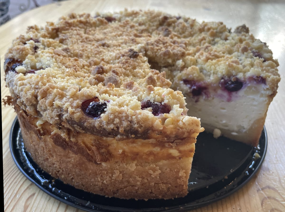 Beeren-Streusel-Käsekuchen
